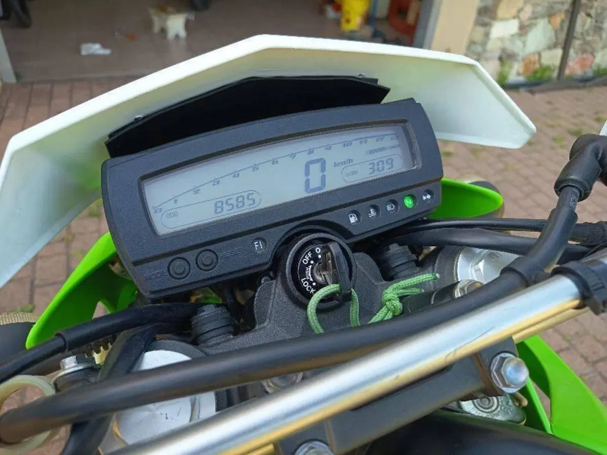 Kawasaki KLX 250 (2009) (2)