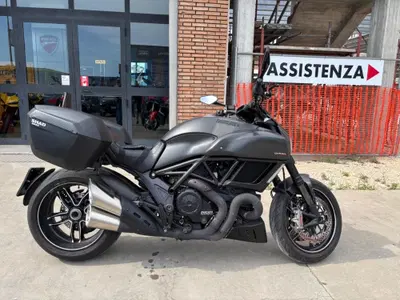 Ducati Diavel 1200 Carbon (2017 - 18) usata