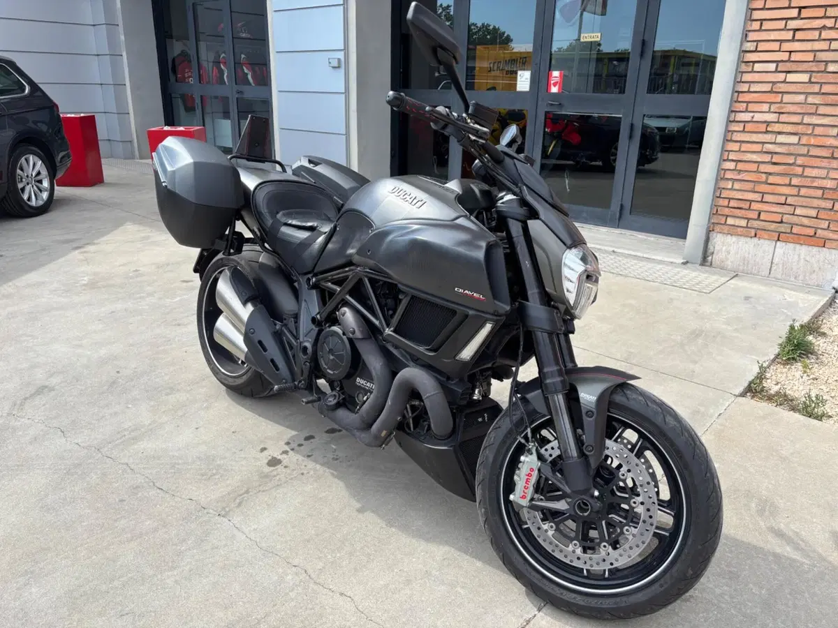 Ducati Diavel 1200 Carbon (2017 - 18) (2)
