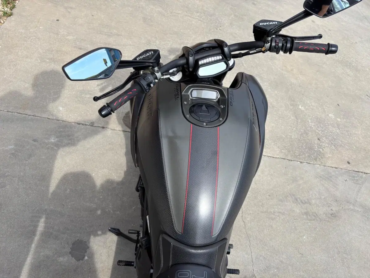 Ducati Diavel 1200 Carbon (2017 - 18) (6)