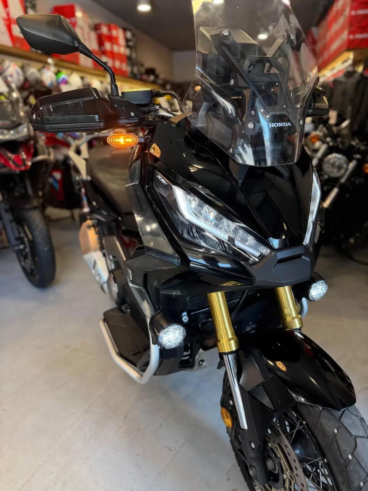 Honda X-ADV 750 DCT Travel (2021 - 24) (4)