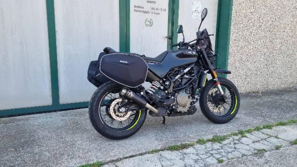 Husqvarna Svartpilen 401 (2021 - 23) (3)