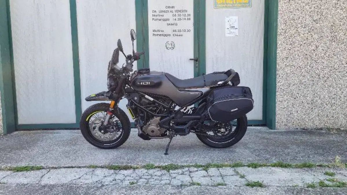 Husqvarna Svartpilen 401 (2021 - 23) (5)