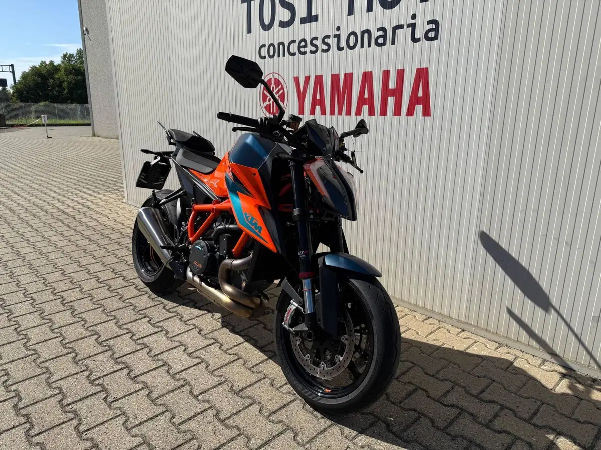 KTM 1290 Super Duke R (2021) (2)