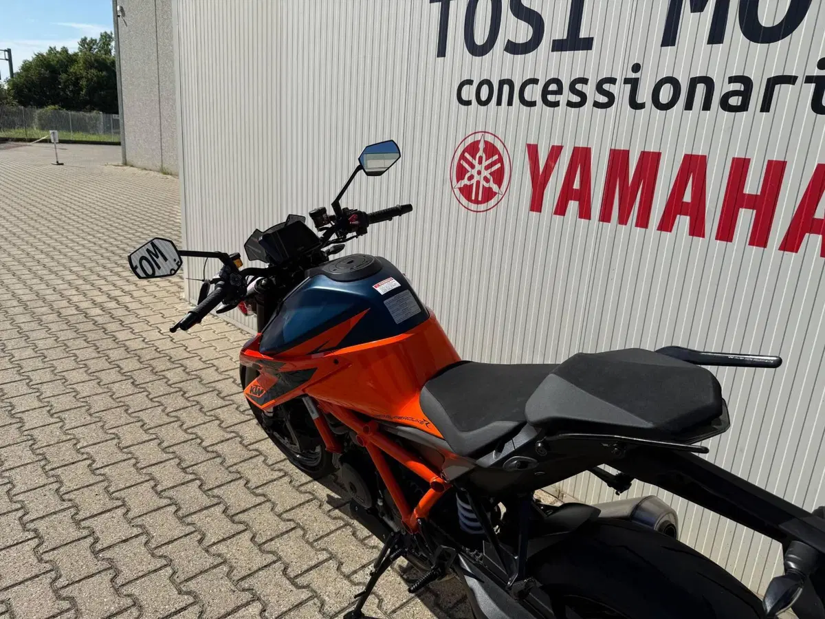 KTM 1290 Super Duke R (2021) (6)
