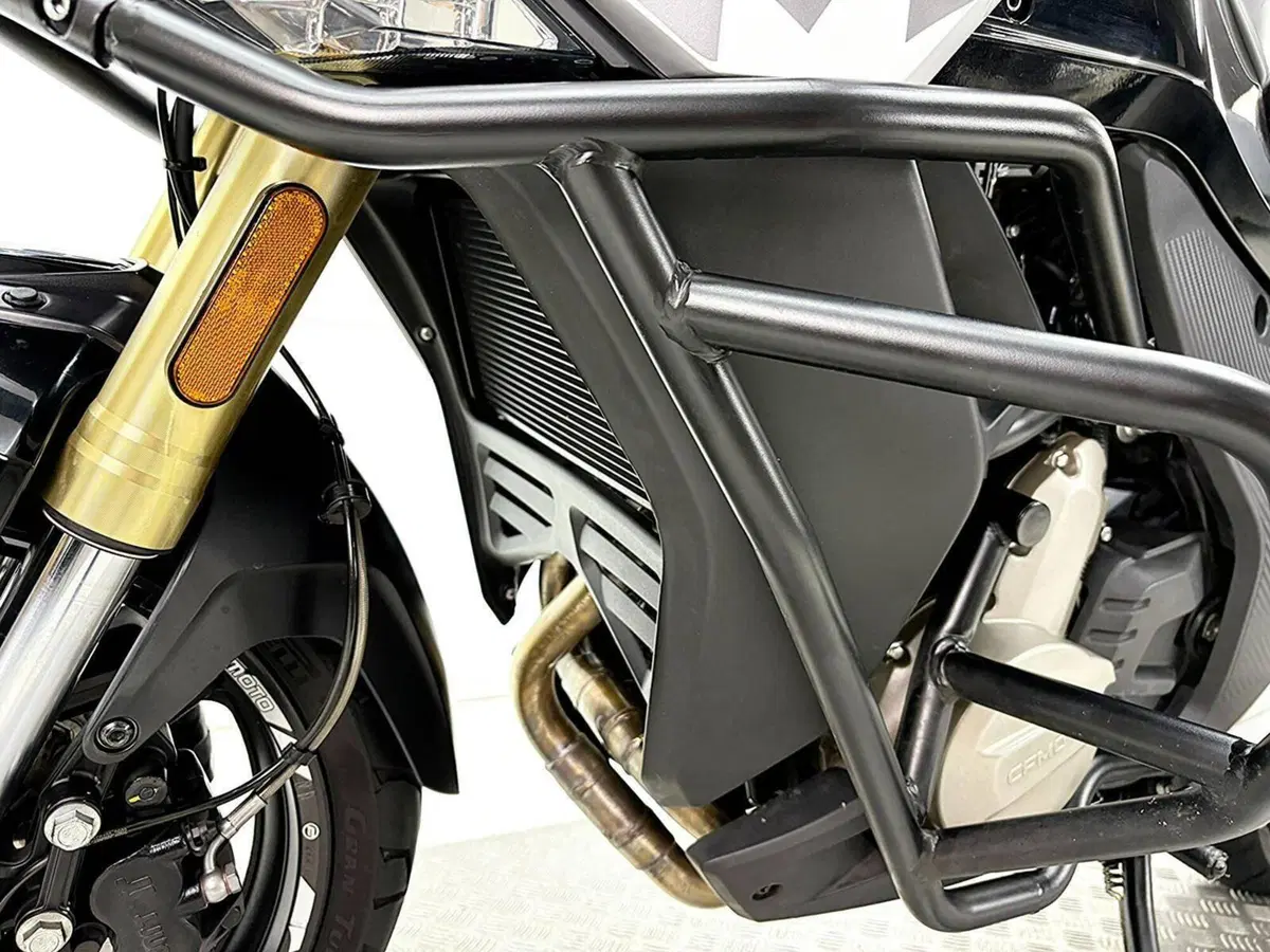 CFMOTO 650MT (2021 - 24) (14)