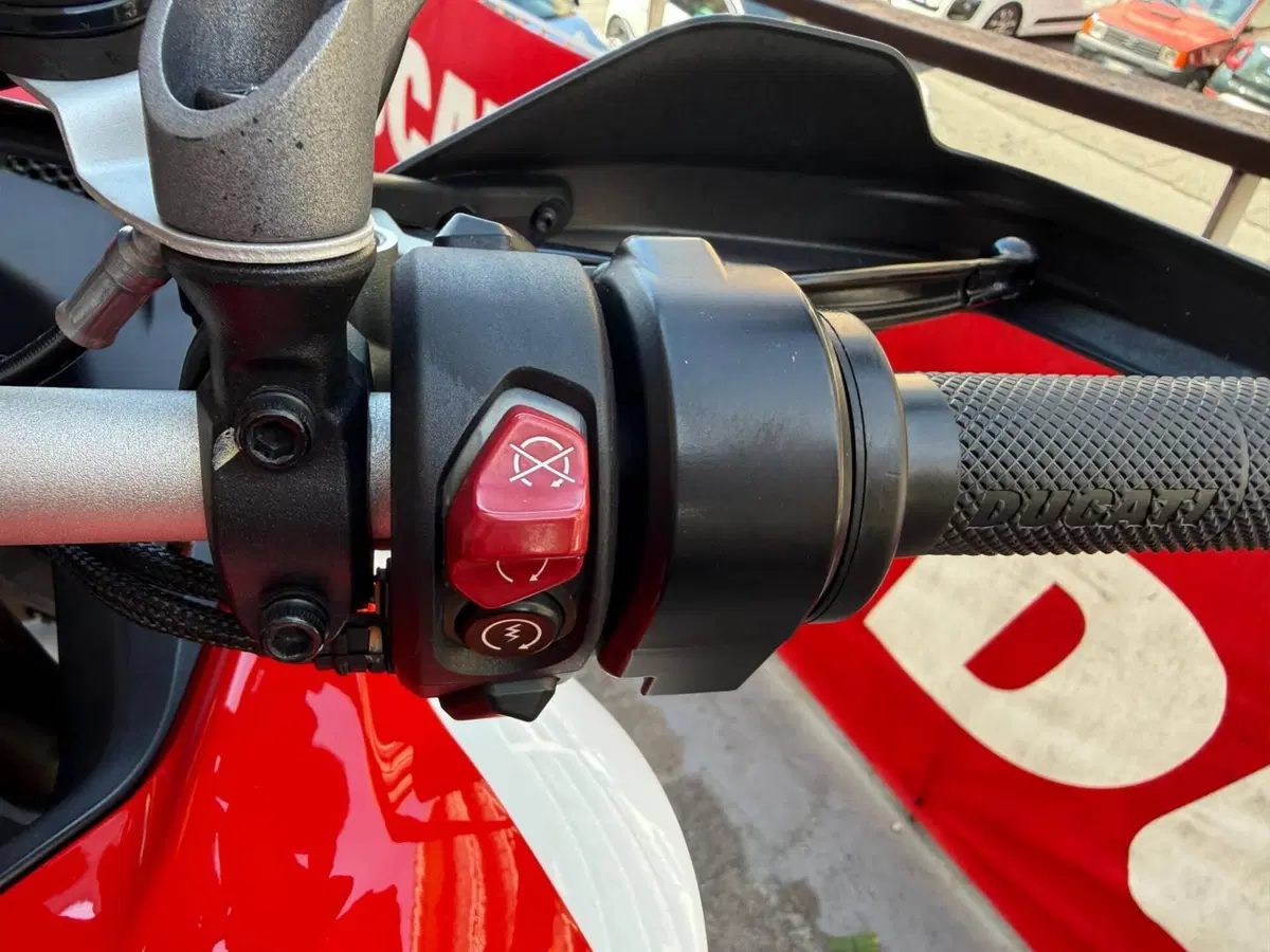 Ducati Multistrada V4 Pikes Peak (2021 - 24) (12)