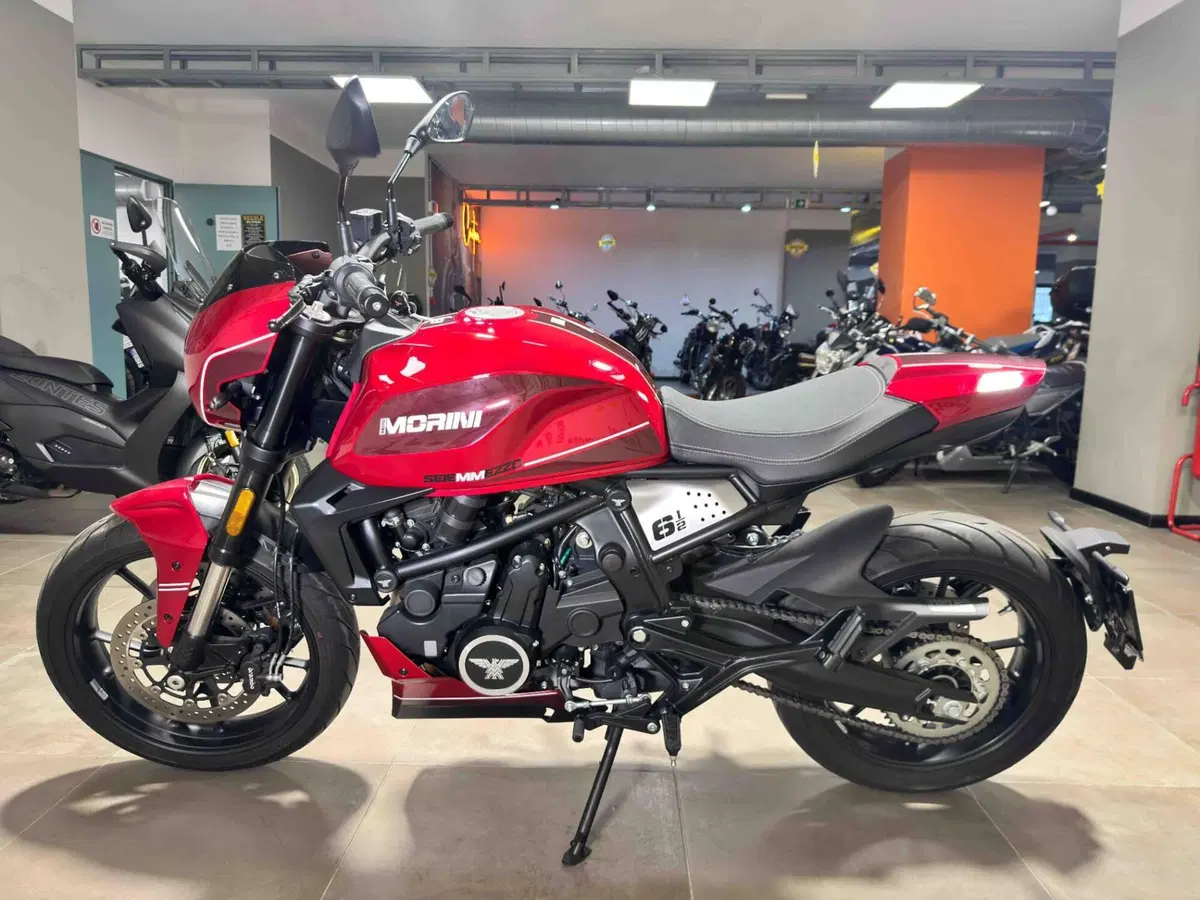 Moto Morini SEIEMMEZZO STR (2022 - 26) (4)