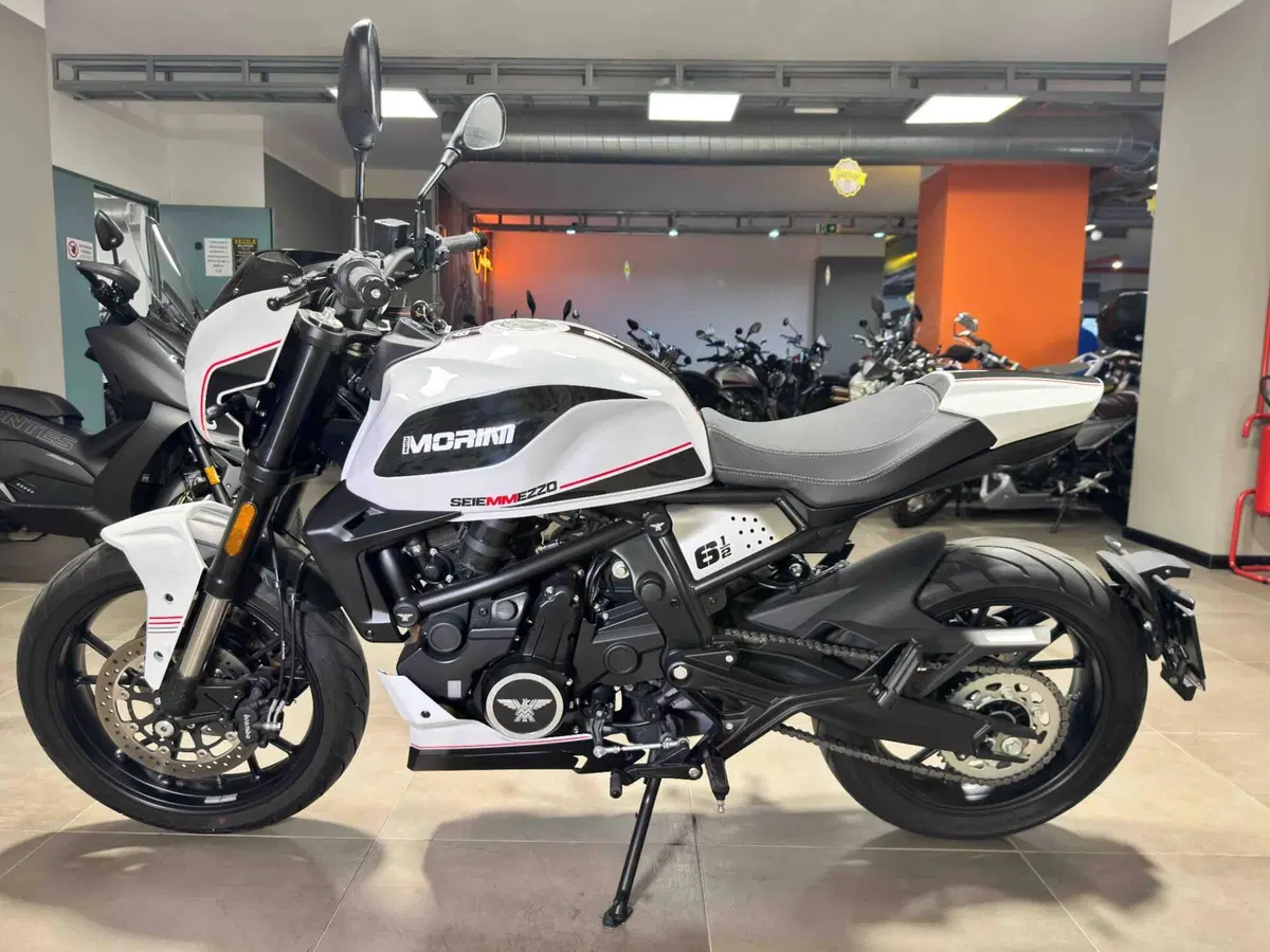Moto Morini SEIEMMEZZO STR (2022 - 26) (4)