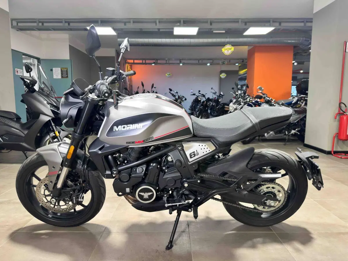 Moto Morini SEIEMMEZZO STR (2022 - 26) (4)