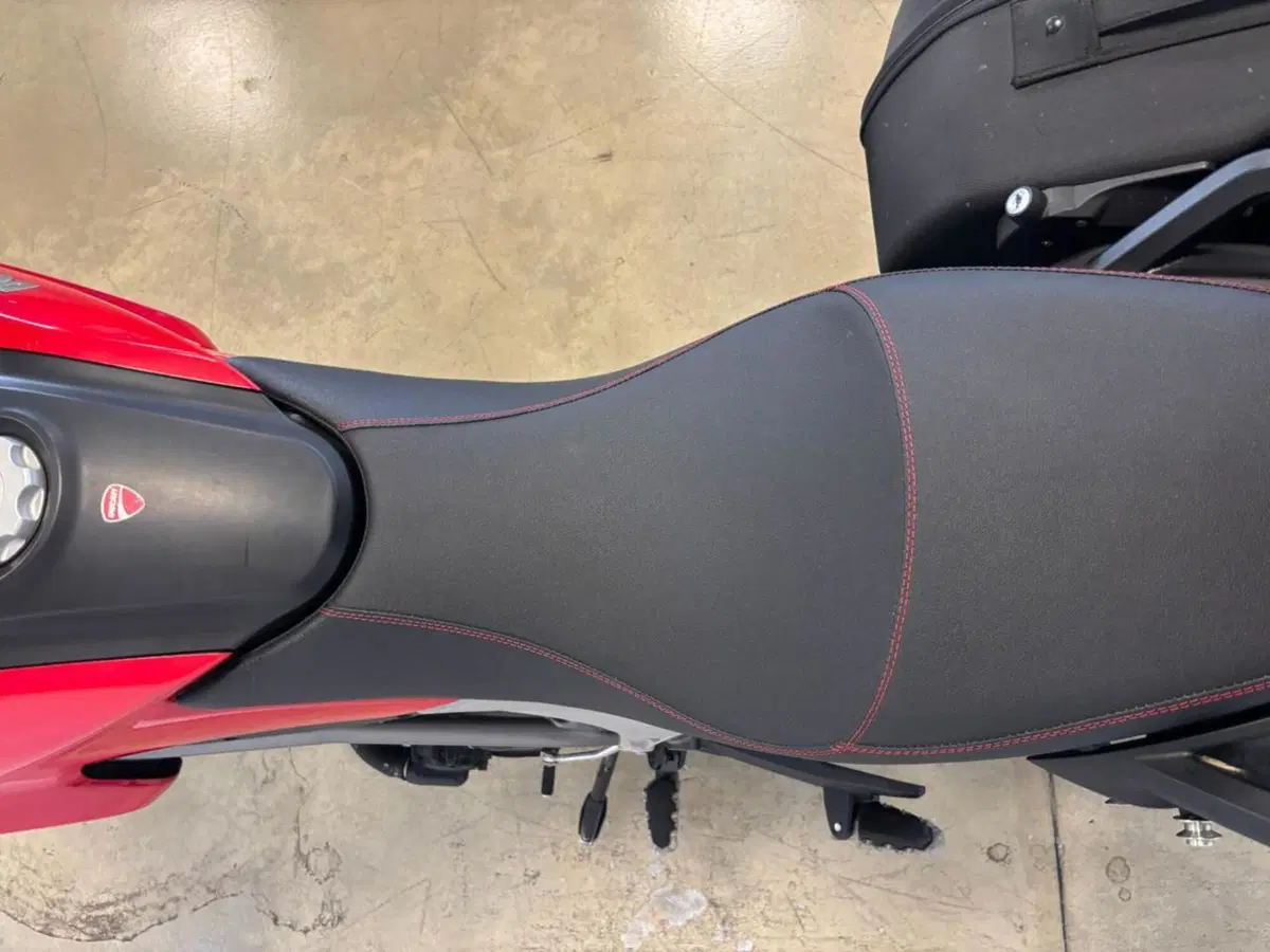 Ducati Hyperstrada 821 (2013 - 15) (9)
