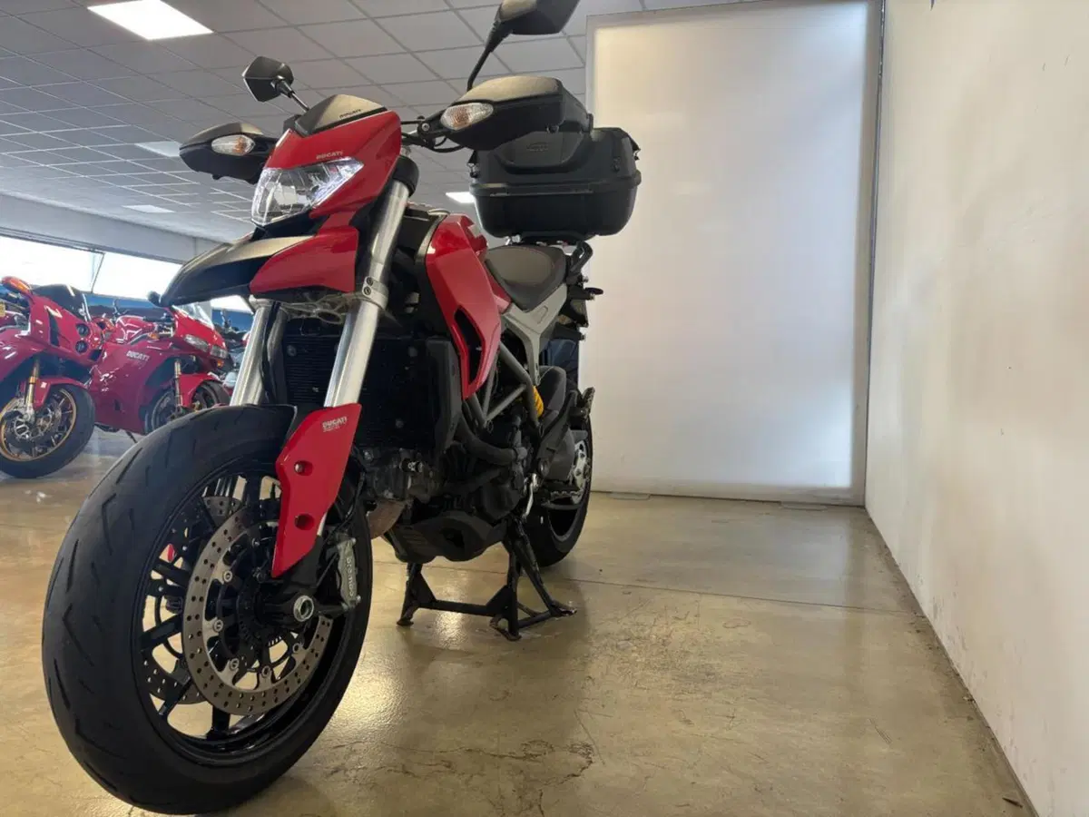Ducati Hyperstrada 821 (2013 - 15) (2)