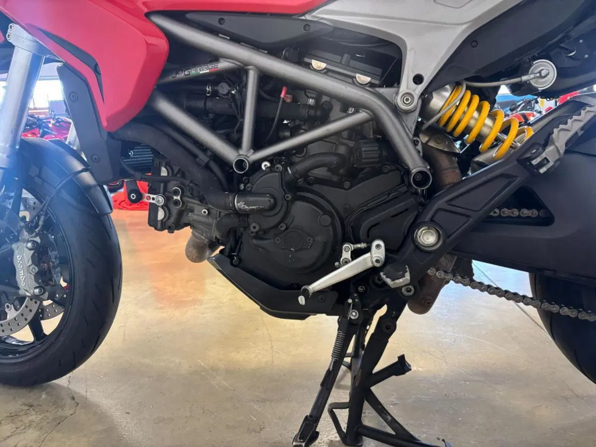 Ducati Hyperstrada 821 (2013 - 15) (8)