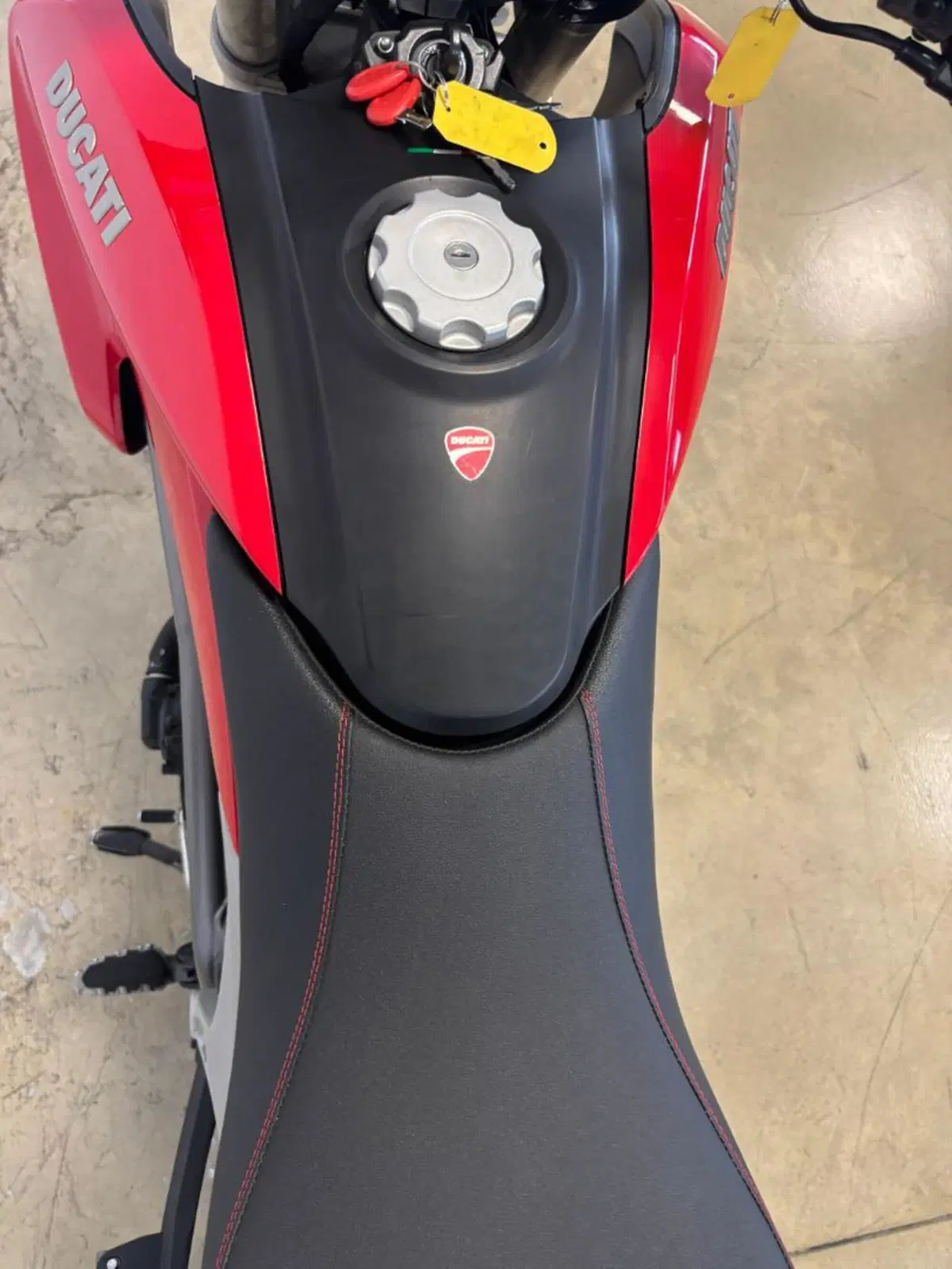 Ducati Hyperstrada 821 (2013 - 15) (10)