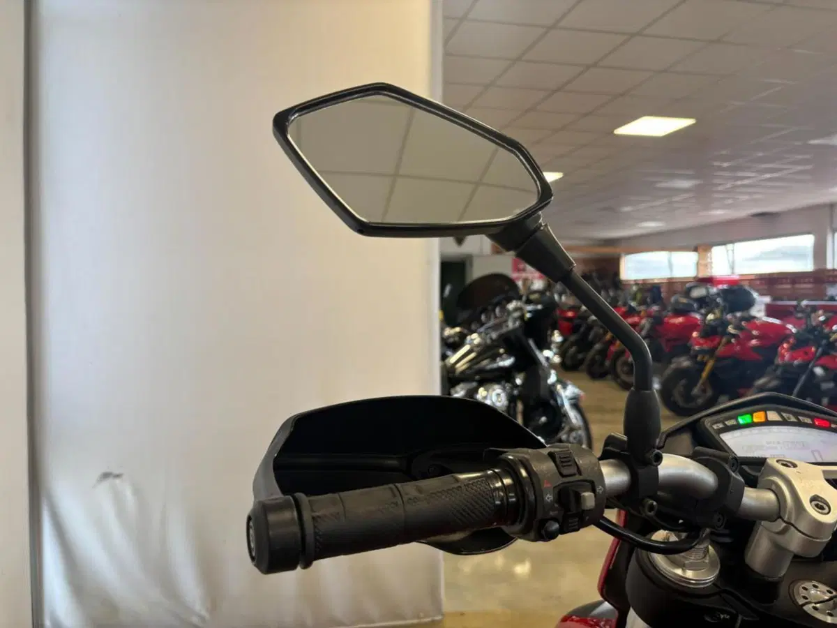 Ducati Hyperstrada 821 (2013 - 15) (11)