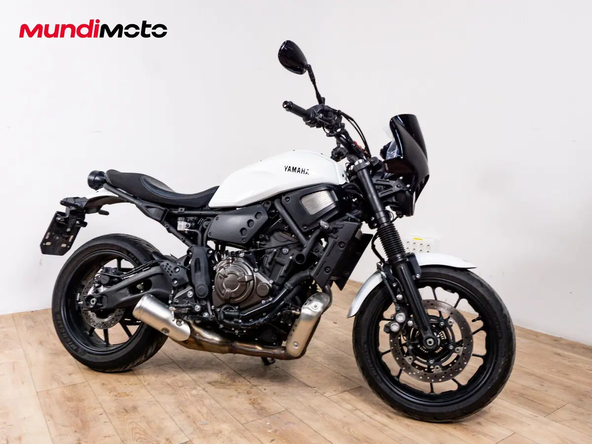 Yamaha XSR 700 (2021) (2)