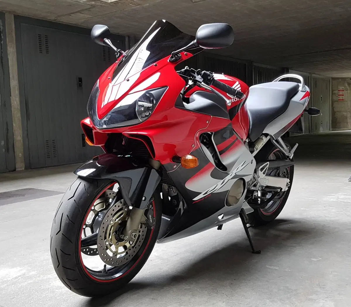 Honda CBR 600 F (2001 - 06) (2)