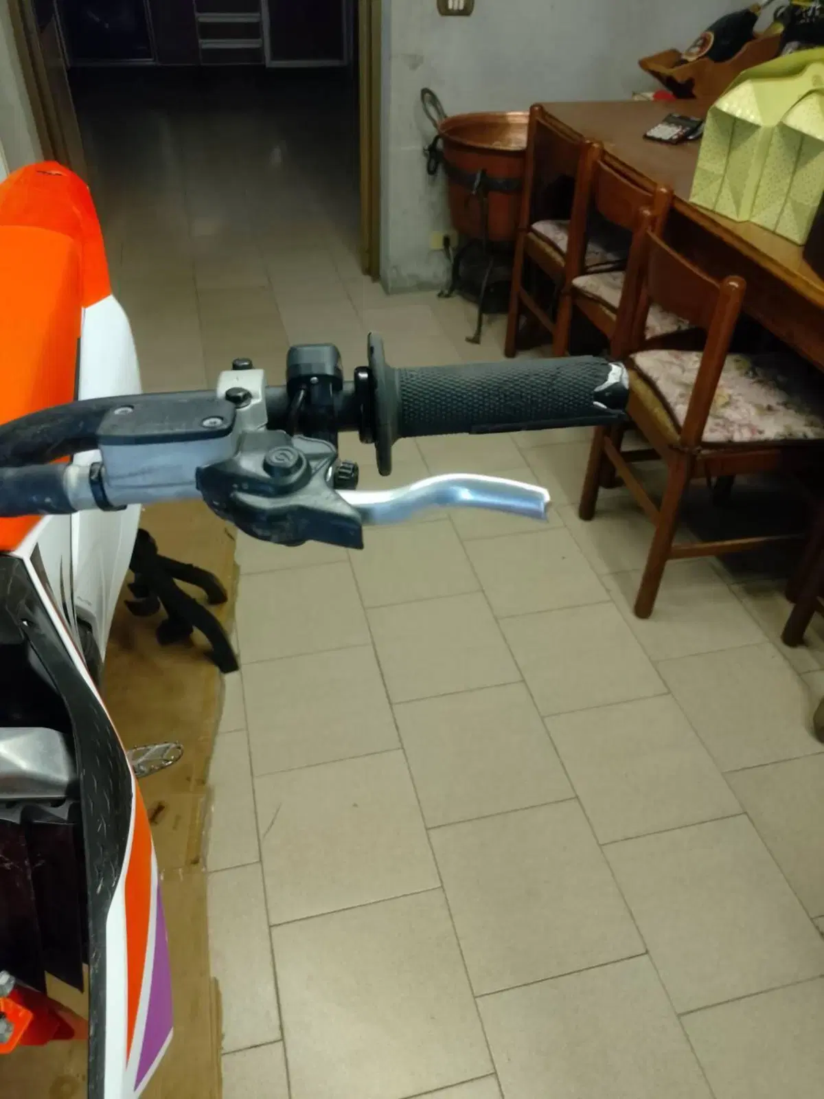 KTM 250 SX-F (2024) (4)