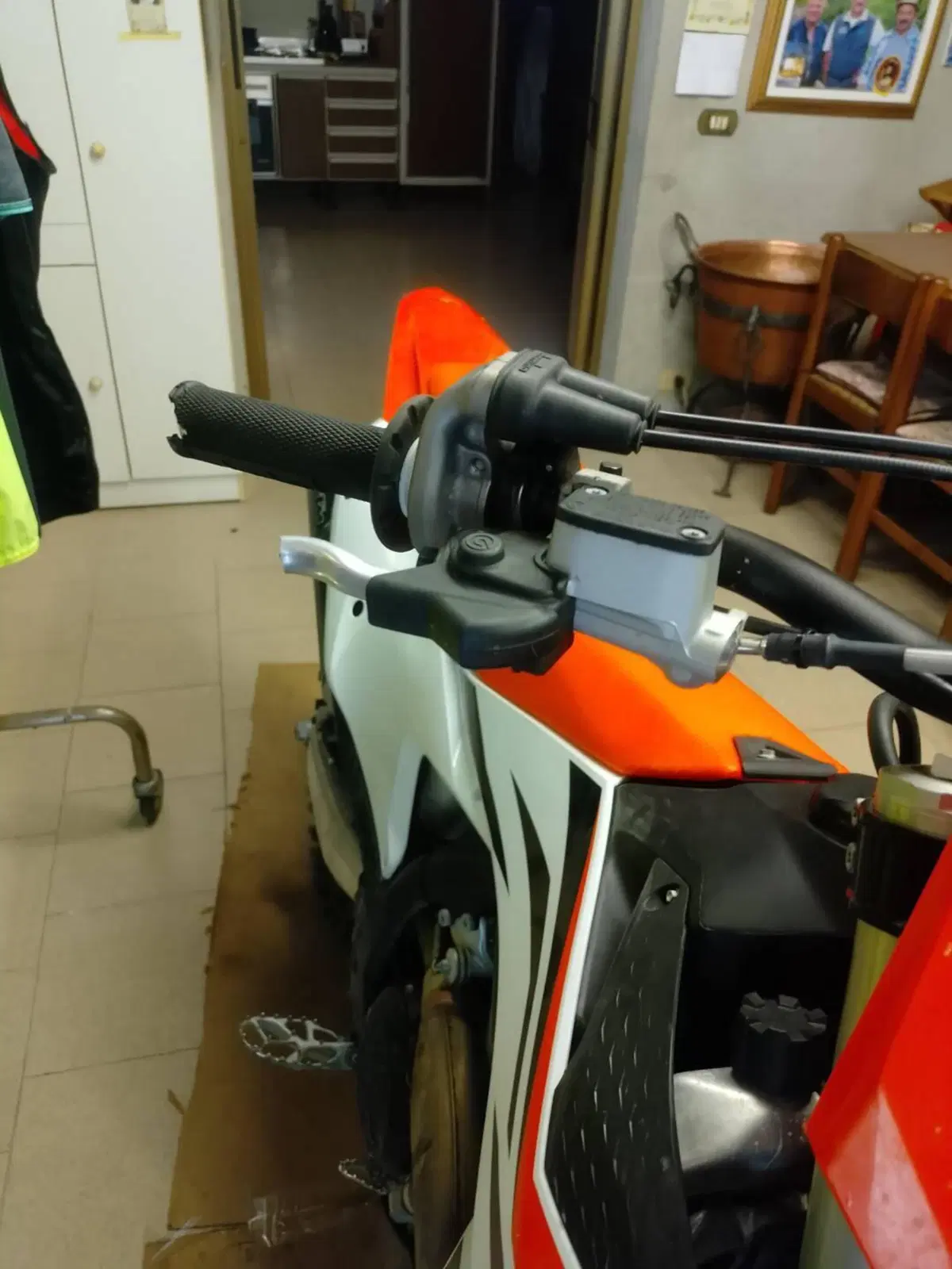 KTM 250 SX-F (2024) (5)