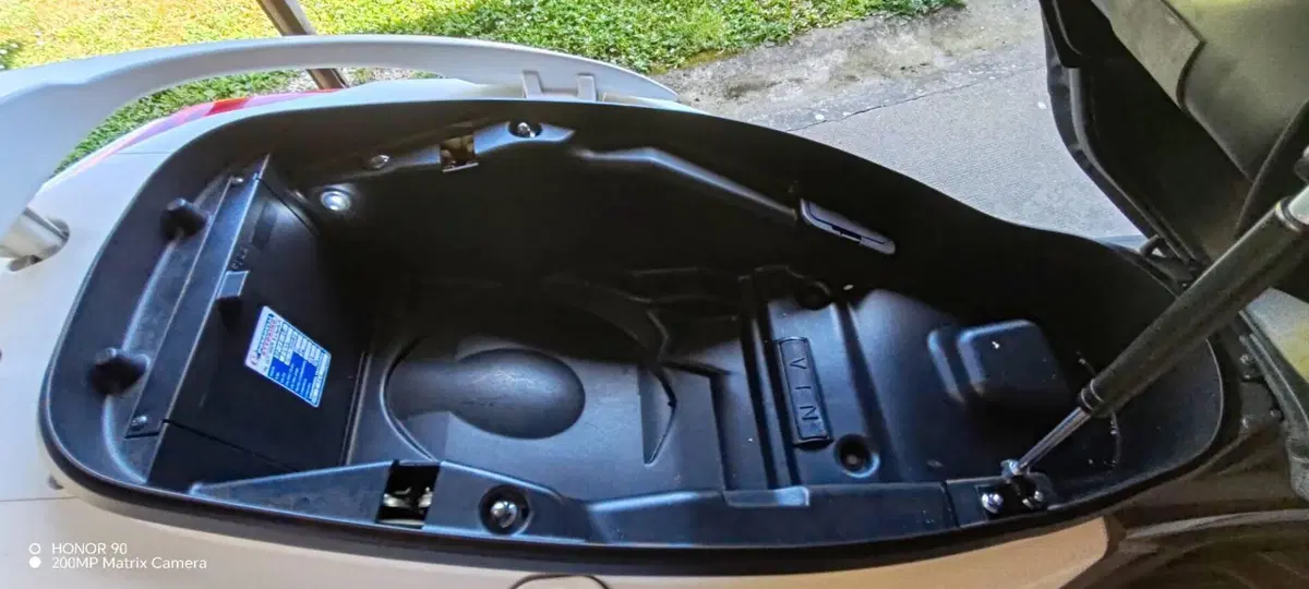 Kymco Downtown 350i ABS (2016 - 20) (2)