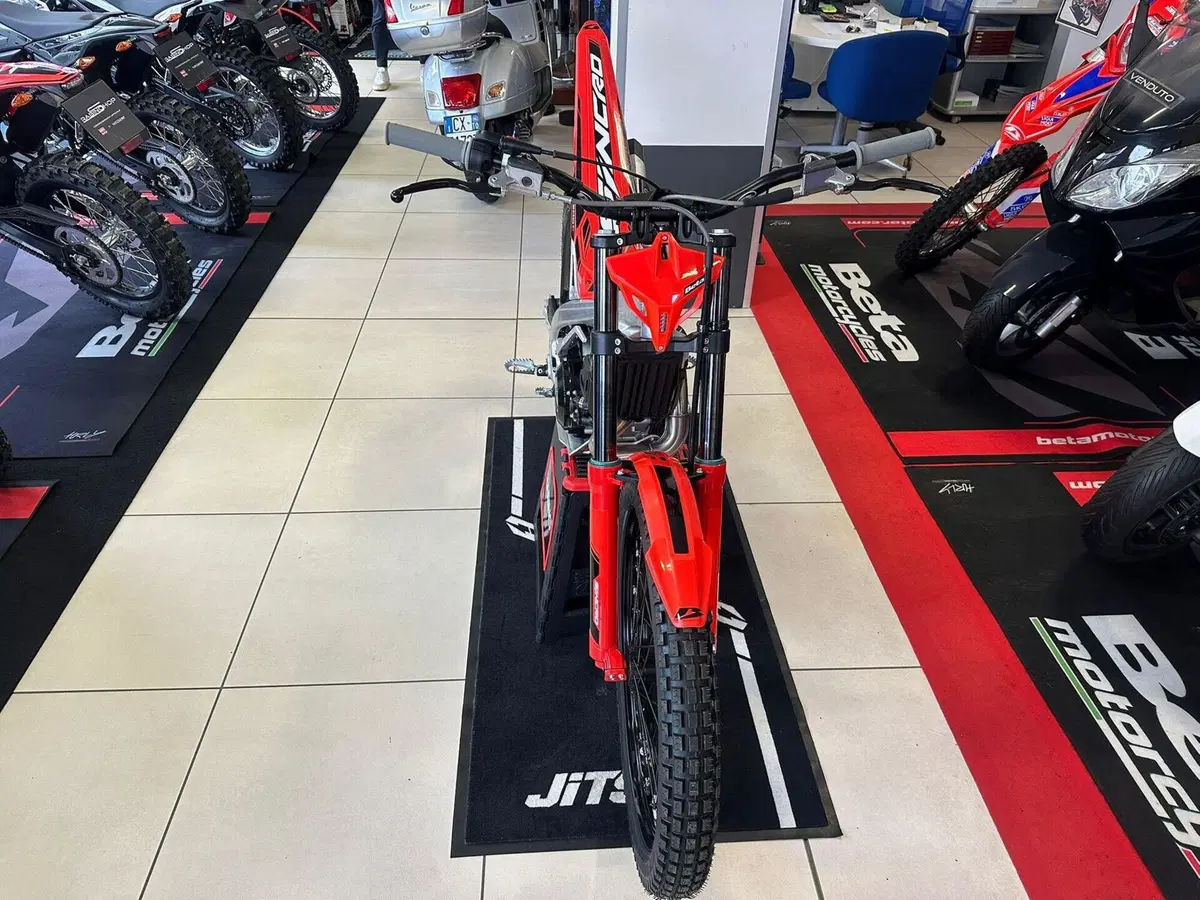 Betamotor Evo 300 2T (2025) (6)