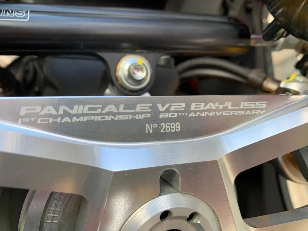 Ducati Panigale V2 Bayliss 1st Championship 20th Anniversary (2021 - 24) (2)