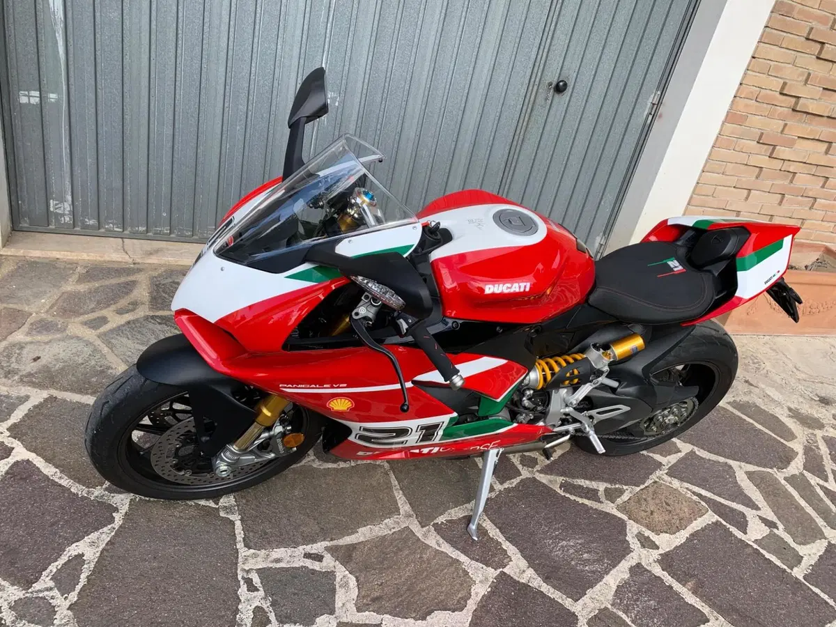 Ducati Panigale V2 Bayliss 1st Championship 20th Anniversary (2021 - 24) (6)