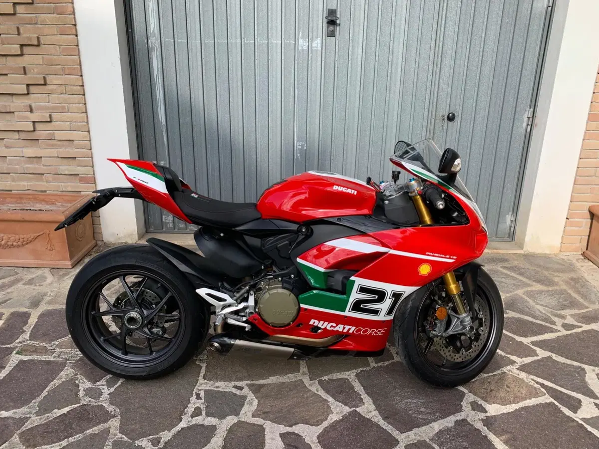 Ducati Panigale V2 Bayliss 1st Championship 20th Anniversary (2021 - 24) (9)