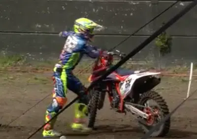 La caduta di Tony Cairoli a Valkenswaard (VIDEO)