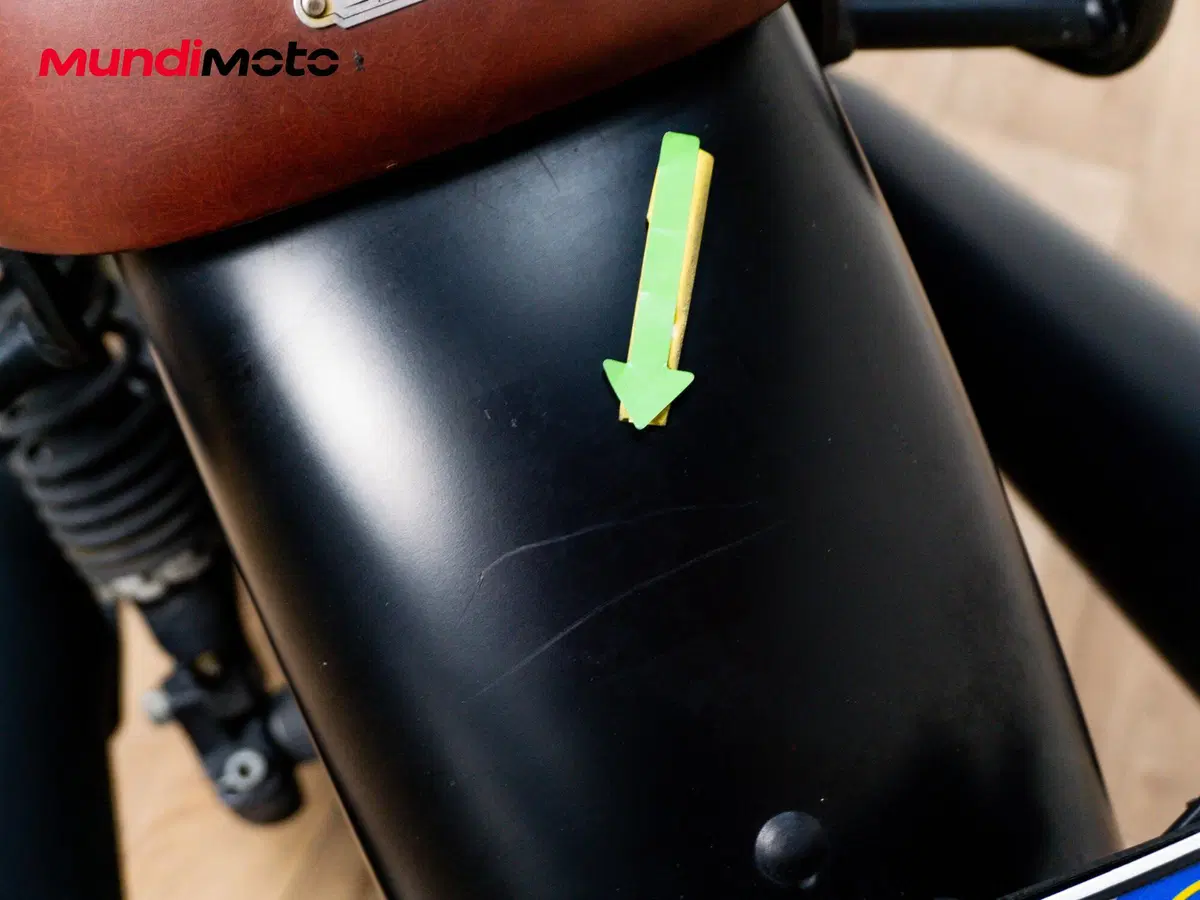 Moto Guzzi V7 III Stone (2017 - 20) (14)