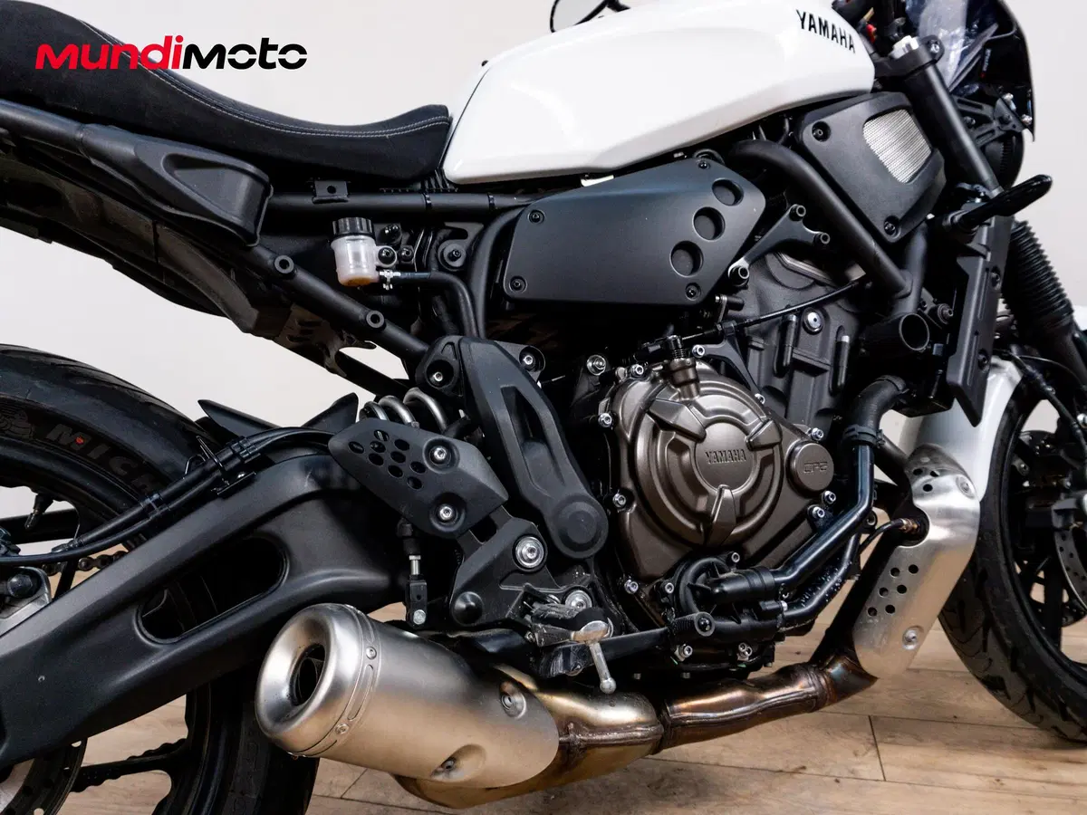 Yamaha XSR 700 (2021) (4)