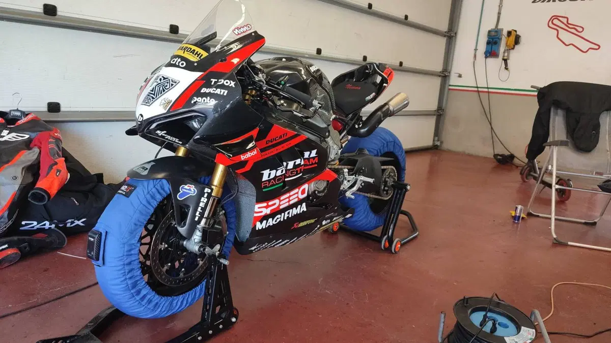 Ducati Panigale V4 S 1100 (2020) (2)