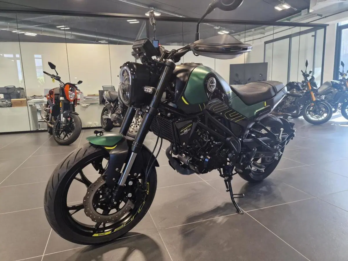 Benelli Leoncino 125 (2022 - 25)