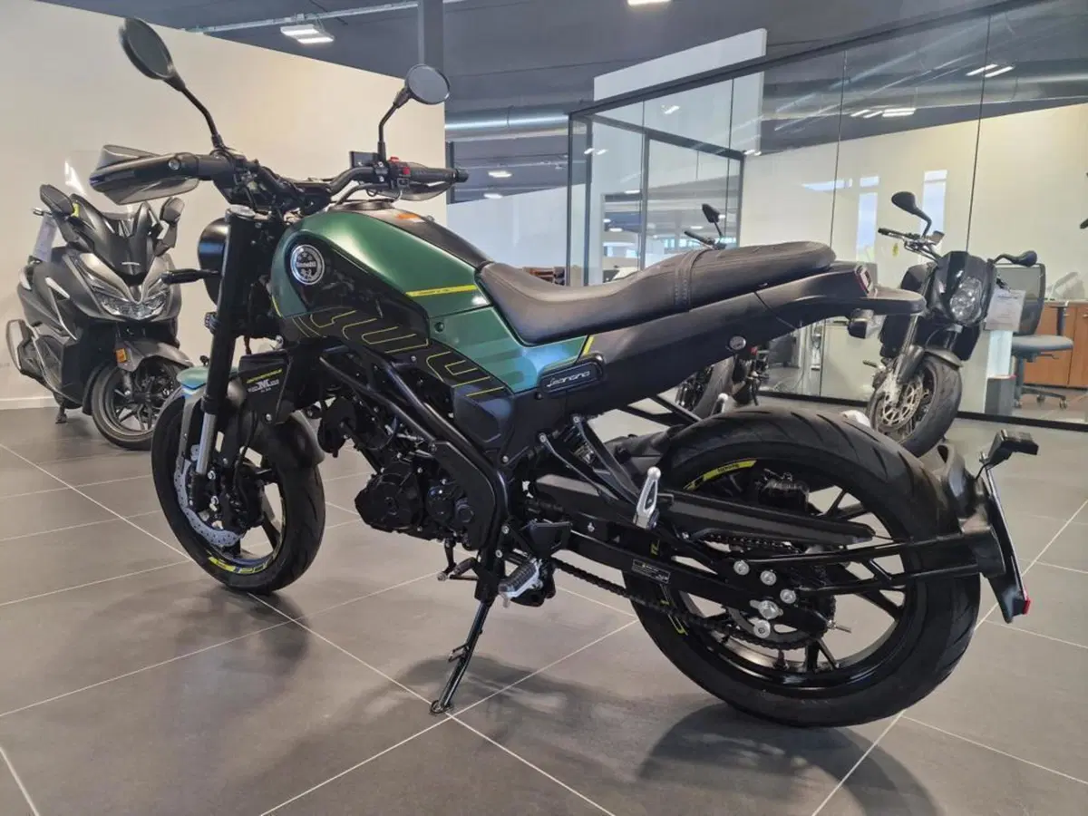 Benelli Leoncino 125 (2022 - 25) (6)