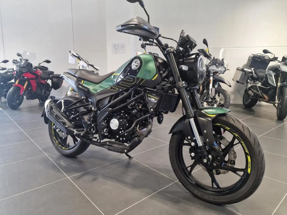 Benelli Leoncino 125 (2022 - 25) (3)