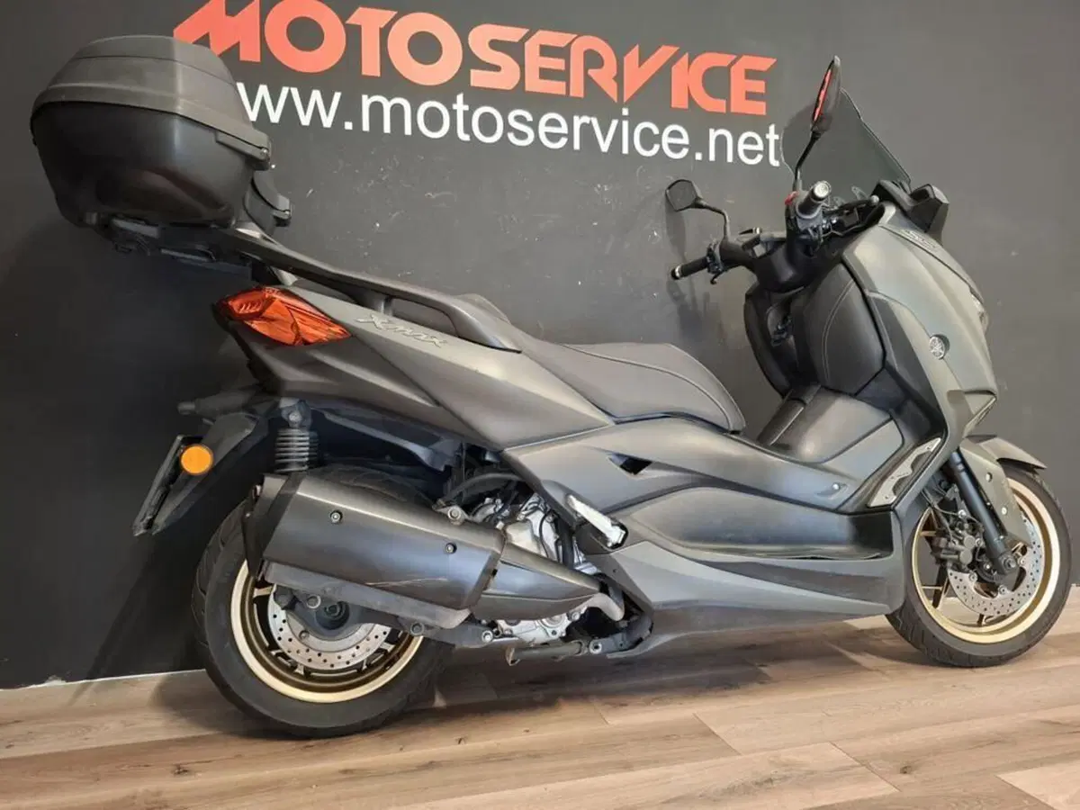 Yamaha X-Max 300 Tech Max (2021 - 24) (4)