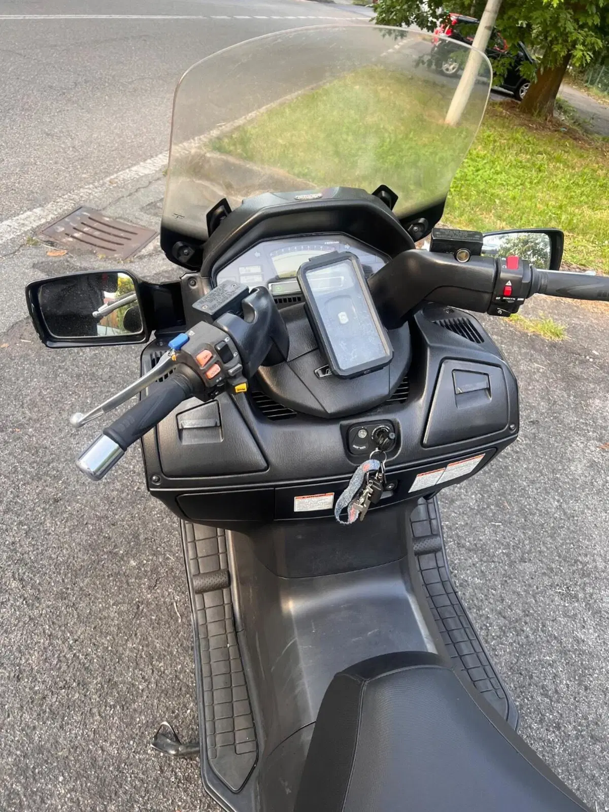 Suzuki Burgman AN 650 Executive ABS (2006 - 12) (2)