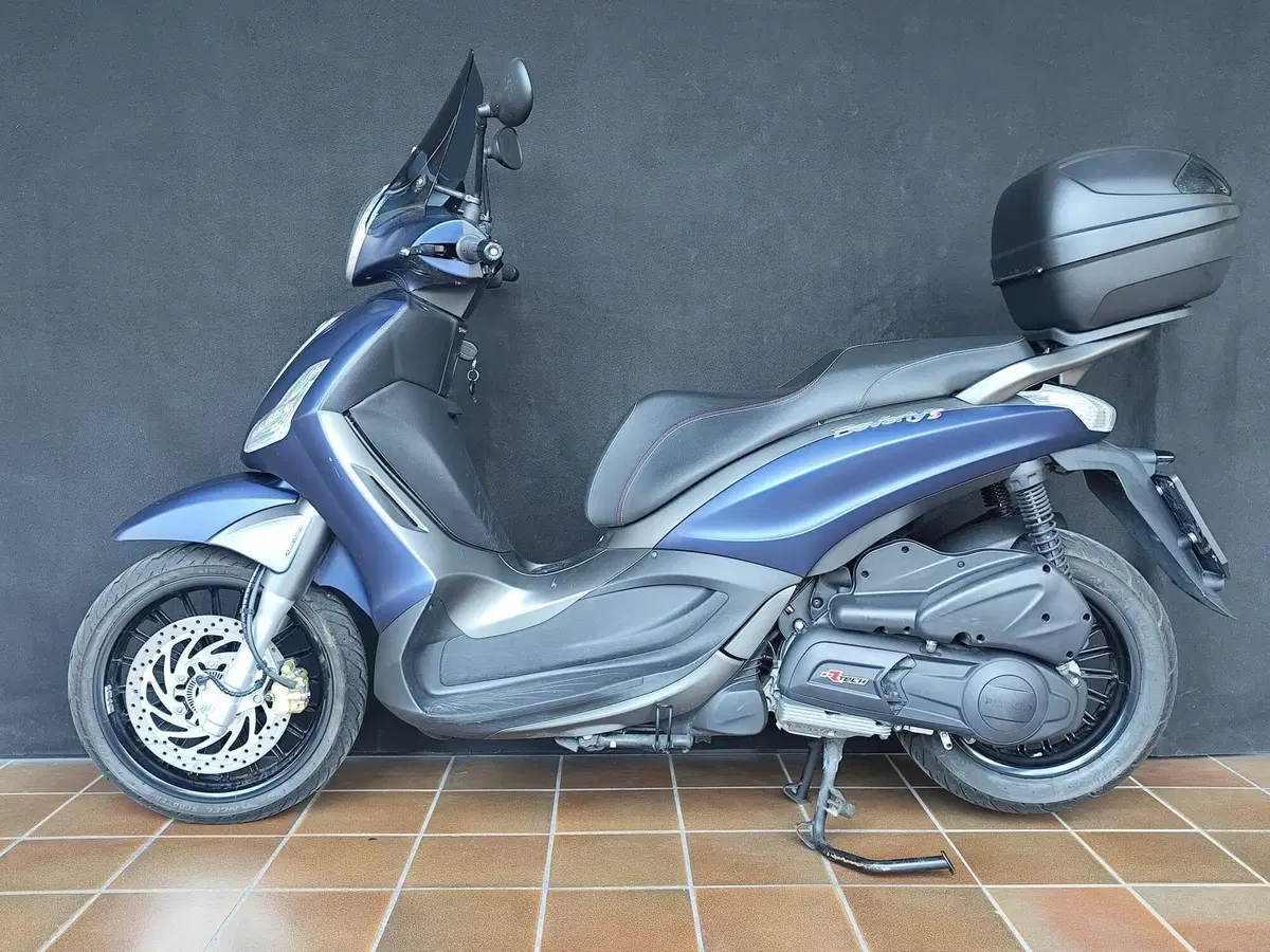 Piaggio Beverly 300 i.e. ABS-ASR (2016 - 20) (2)