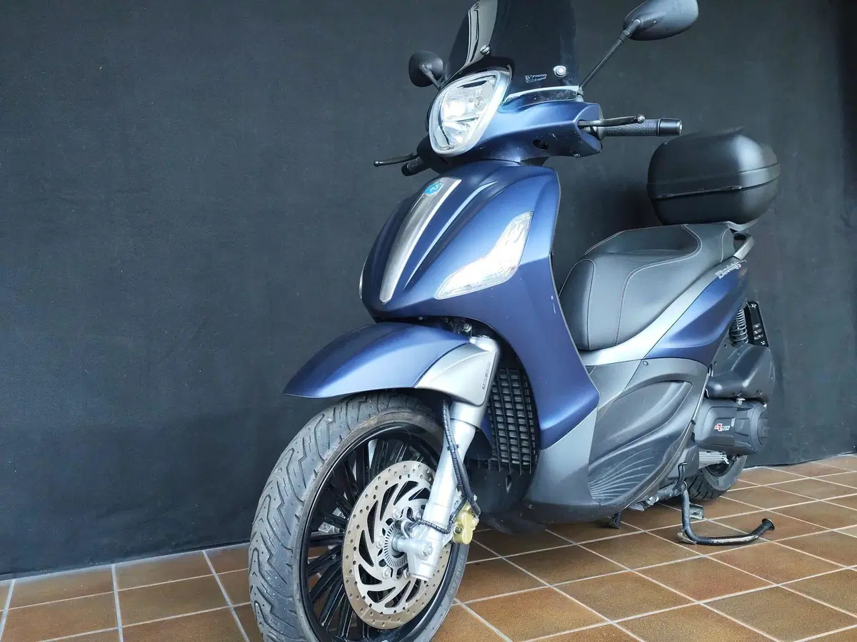 Piaggio Beverly 300 i.e. ABS-ASR (2016 - 20) (6)