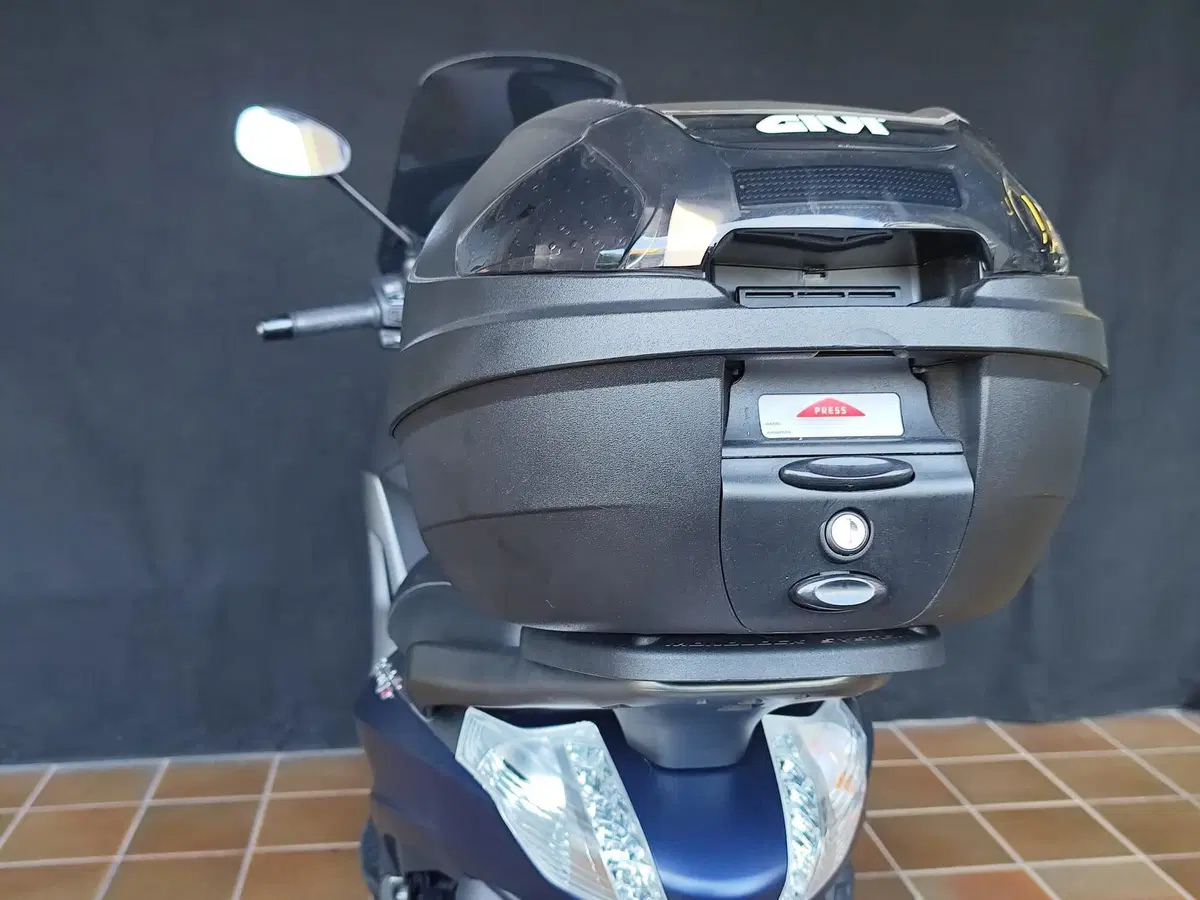 Piaggio Beverly 300 i.e. ABS-ASR (2016 - 20) (13)