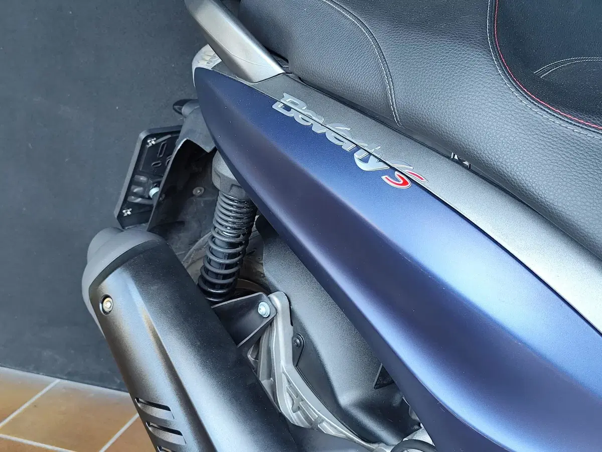 Piaggio Beverly 300 i.e. ABS-ASR (2016 - 20) (15)