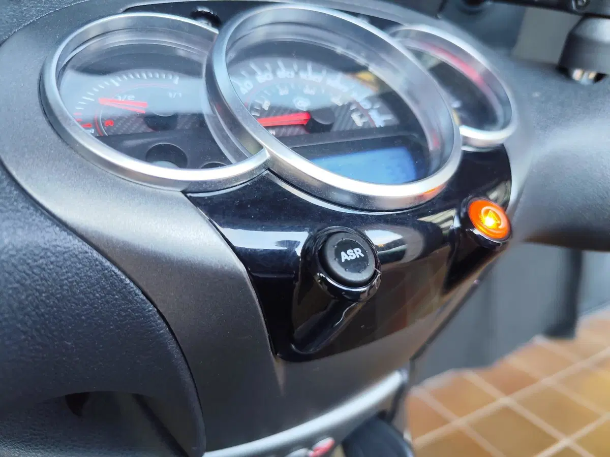 Piaggio Beverly 300 i.e. ABS-ASR (2016 - 20) (19)