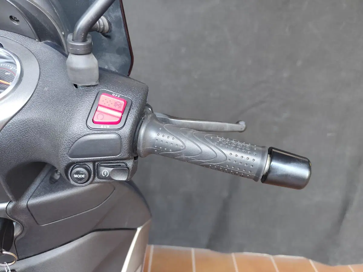 Piaggio Beverly 300 i.e. ABS-ASR (2016 - 20) (20)