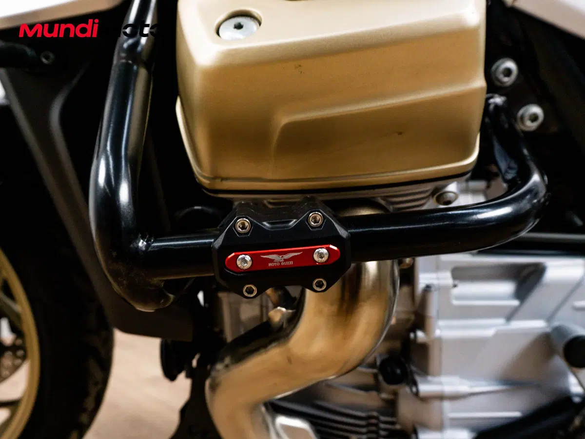 Moto Guzzi V100 Mandello (2022 - 24) (12)