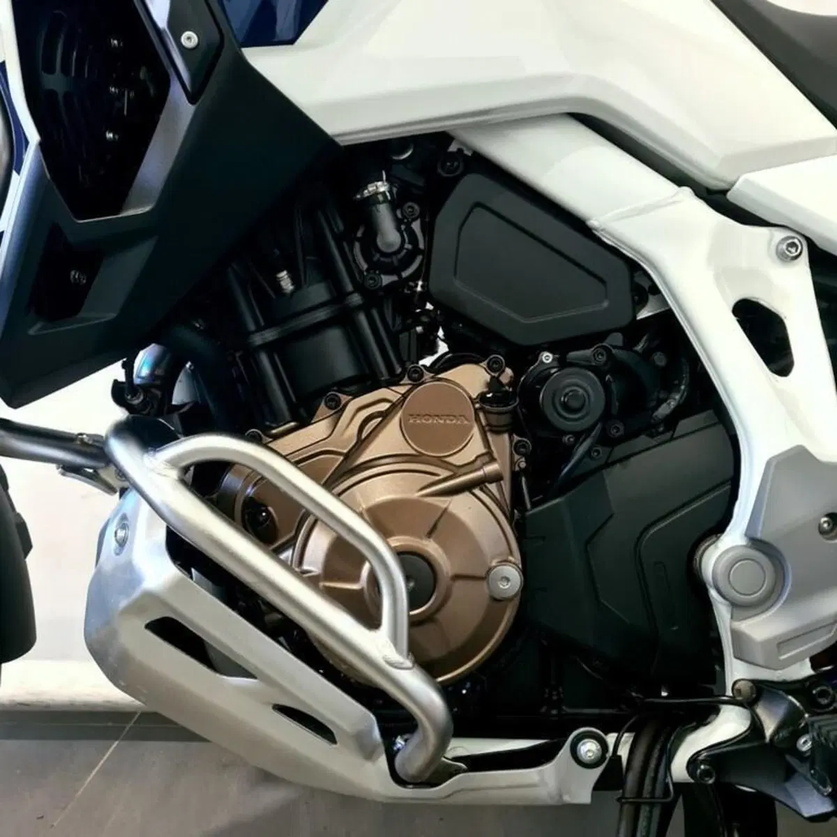 Honda Africa Twin CRF 1100L Adventure Sports DCT Travel Edition (2024 - 26) (10)