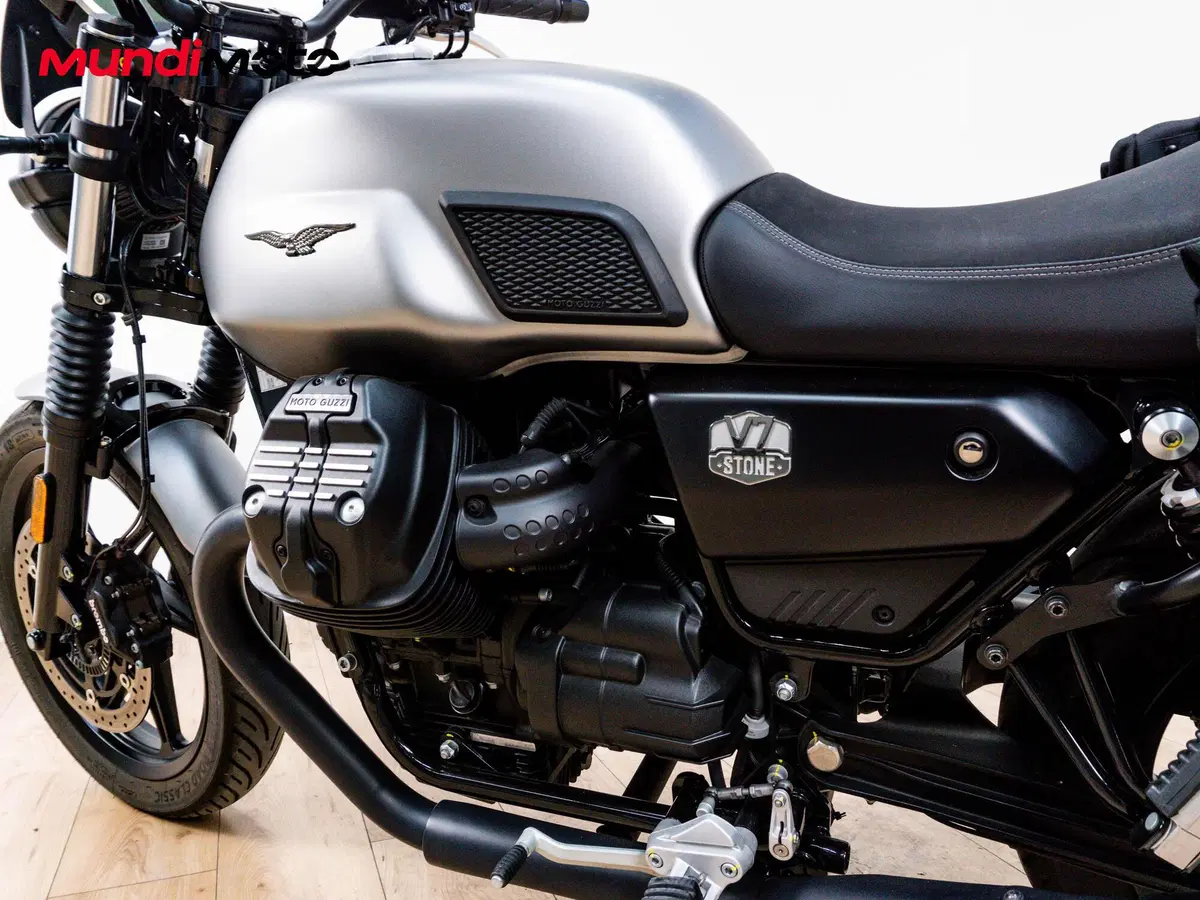 Moto Guzzi V7 850 Stone Special Abs (2021) (10)