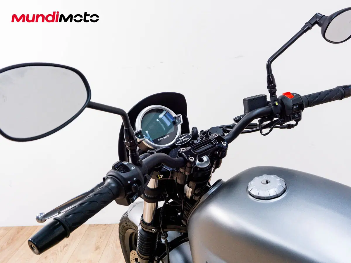 Moto Guzzi V7 850 Stone Special Abs (2021) (11)