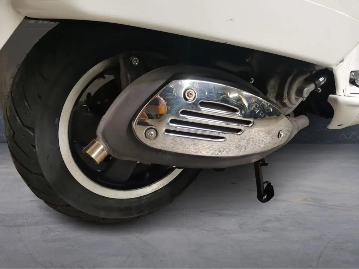 Vespa GTS 300 (2010 - 14) (6)