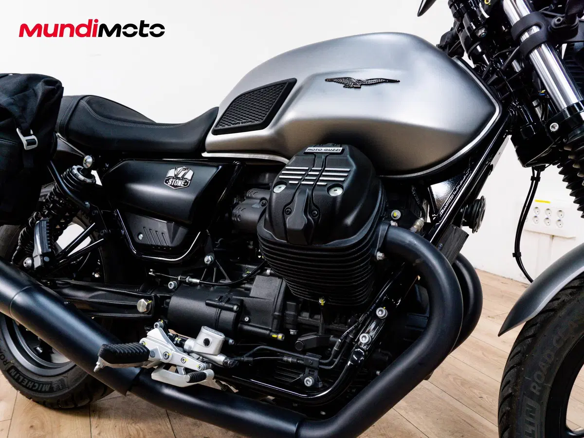 Moto Guzzi V7 850 Stone Special Abs (2021) (5)