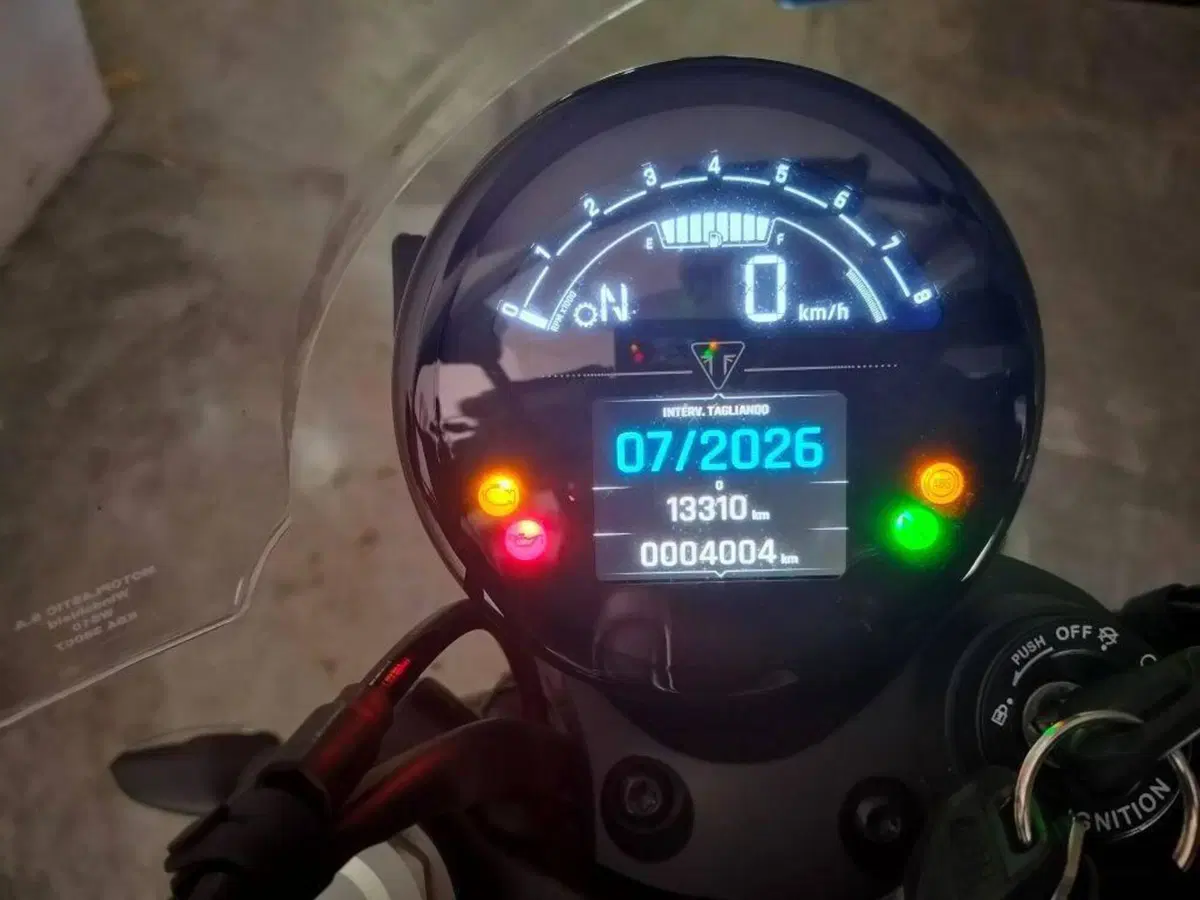 Triumph Speed Twin 900 (2025 - 26) (2)